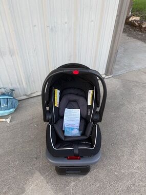 Graco Infant Car Seat - Black
